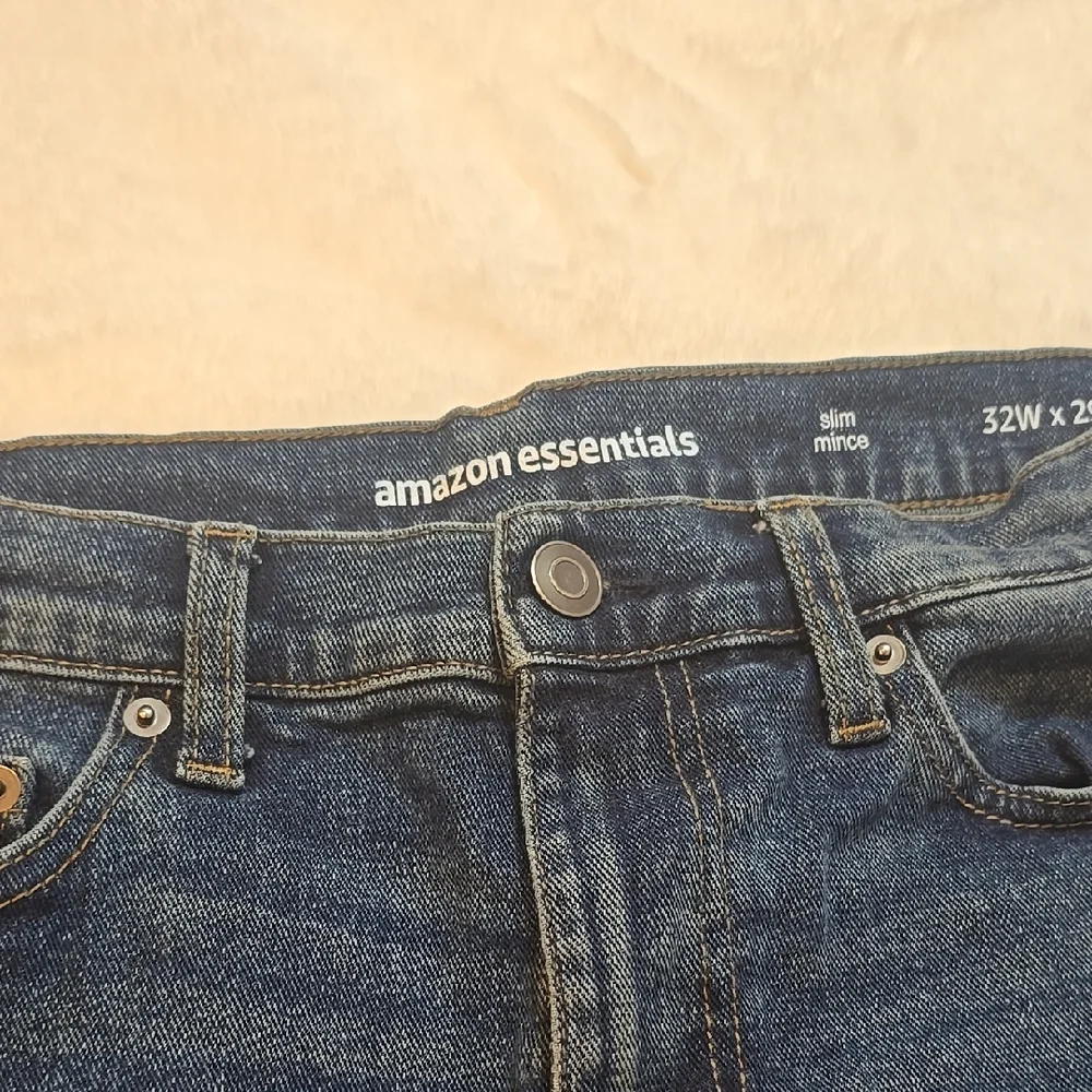 Amazon Essentials Blue Jeans - Picture 1 of 5